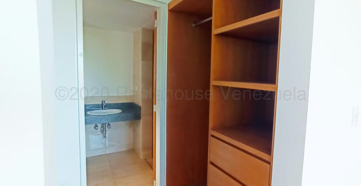 Apartamento (1 Nivel) en Venta en La Lagunita Country Club, Distrito Metropolitano - 13