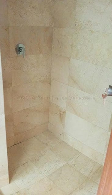 Apartamento (1 Nivel) en Venta en La Lagunita Country Club, Distrito Metropolitano - 17