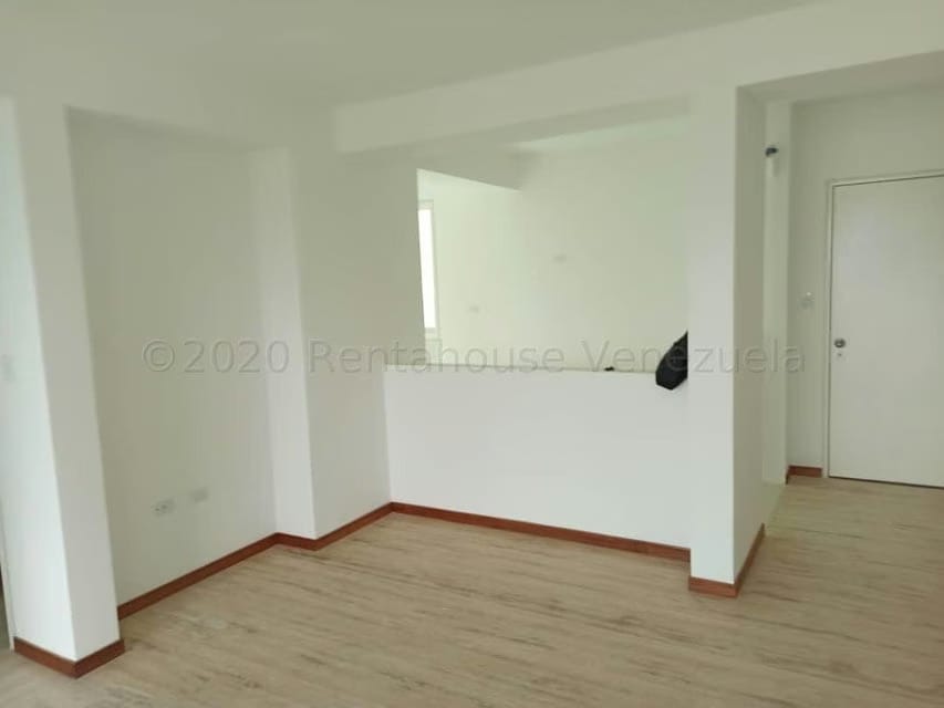 Apartamento (1 Nivel) en Venta en La Lagunita Country Club, Distrito Metropolitano - 3