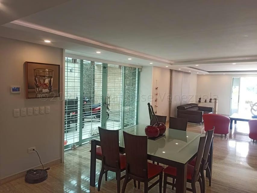 Casa (1 Nivel) en Venta en La Rosaleda, Miranda - 12