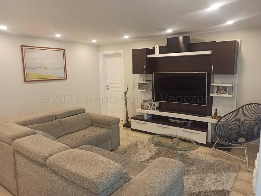 Casa (1 Nivel) en Venta en La Rosaleda, Miranda - 17