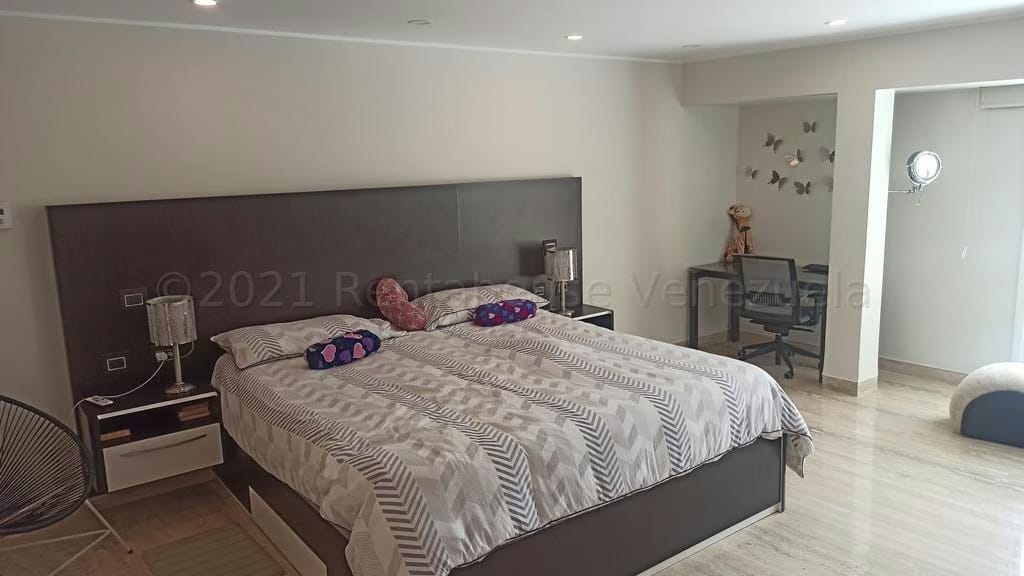 Casa (1 Nivel) en Venta en La Rosaleda, Miranda - 21