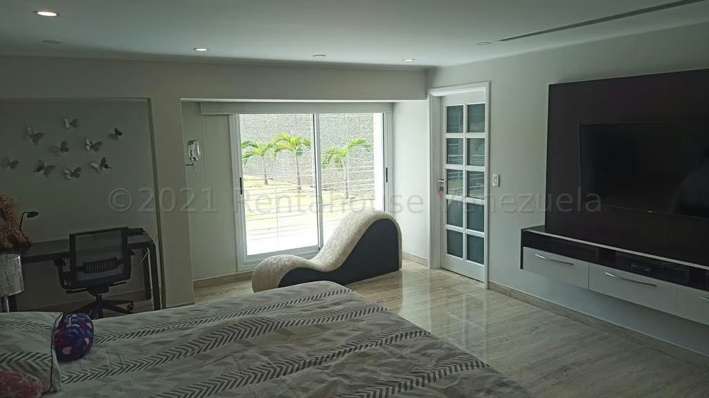 Casa (1 Nivel) en Venta en La Rosaleda, Miranda - 22
