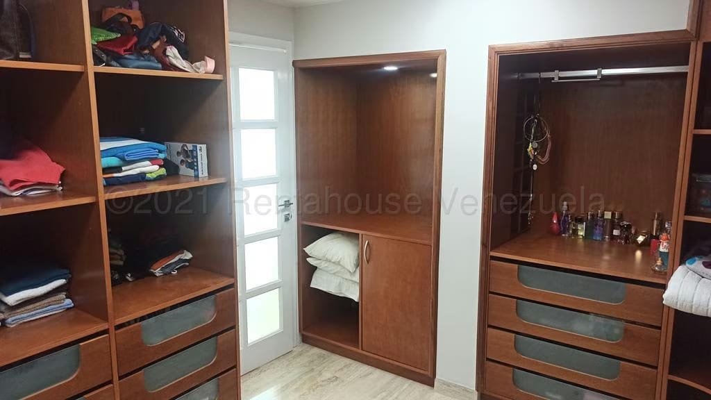 Casa (1 Nivel) en Venta en La Rosaleda, Miranda - 25