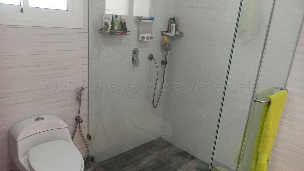 Casa (1 Nivel) en Venta en La Rosaleda, Miranda - 27