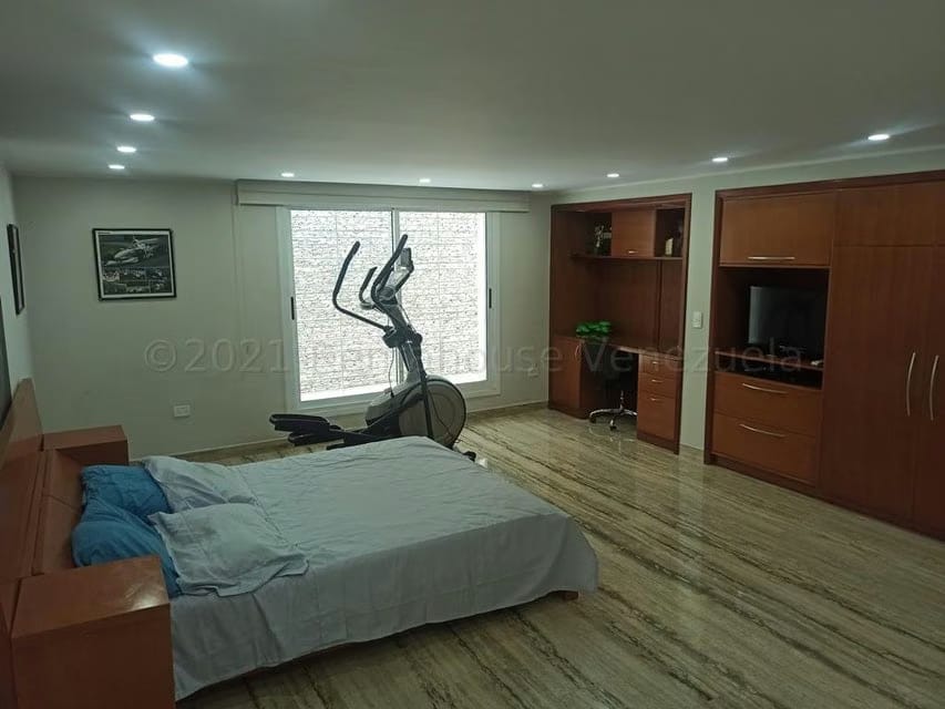 Casa (1 Nivel) en Venta en La Rosaleda, Miranda - 29