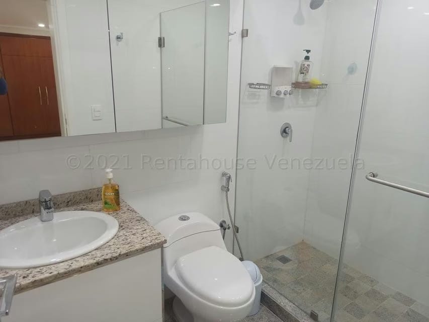 Casa (1 Nivel) en Venta en La Rosaleda, Miranda - 33