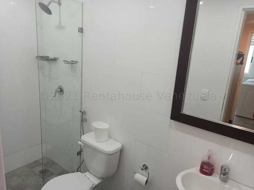 Casa (1 Nivel) en Venta en La Rosaleda, Miranda - 37