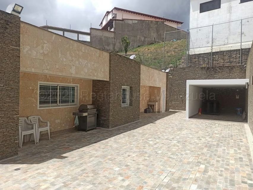 Casa (1 Nivel) en Venta en La Rosaleda, Miranda - 45