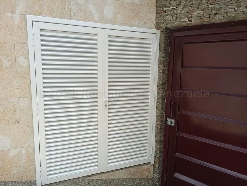 Casa (1 Nivel) en Venta en La Rosaleda, Miranda - 52