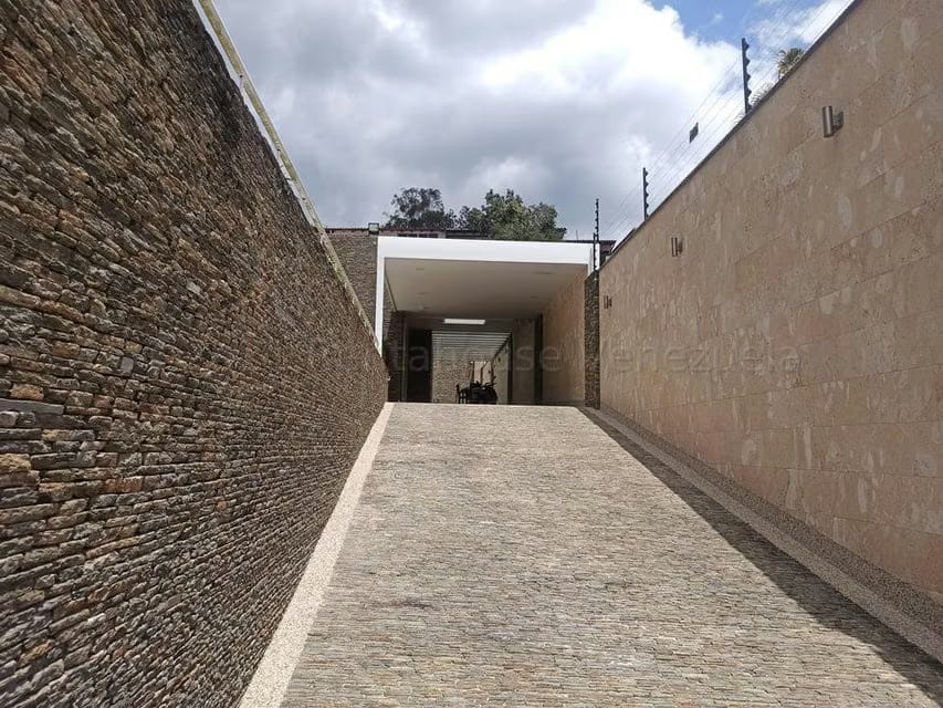 Casa (1 Nivel) en Venta en La Rosaleda, Miranda - 53