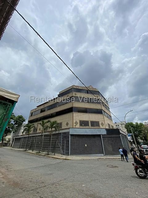 Comercial (Edificio) en Alquiler en La Florida, Distrito Metropolitano - 2