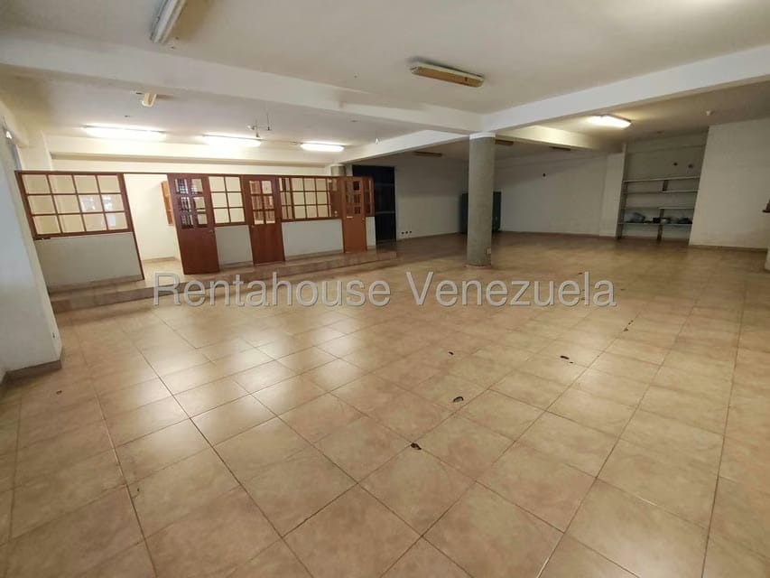 Comercial (Edificio) en Alquiler en La Florida, Distrito Metropolitano - 11