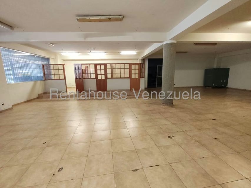 Comercial (Edificio) en Alquiler en La Florida, Distrito Metropolitano - 12