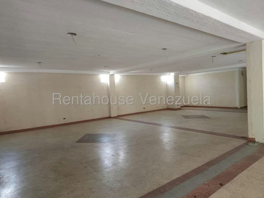 Comercial (Edificio) en Alquiler en La Florida, Distrito Metropolitano - 19