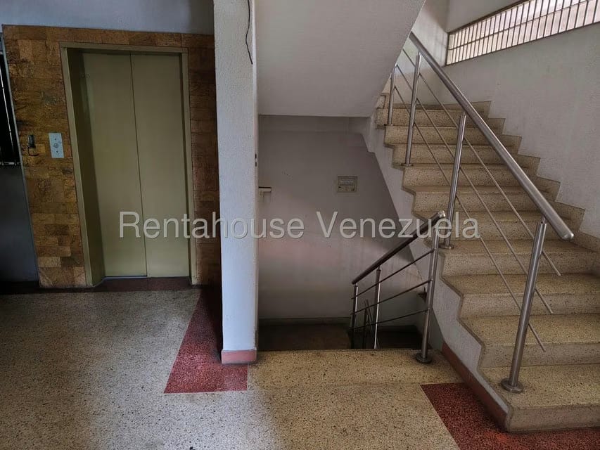 Comercial (Edificio) en Alquiler en La Florida, Distrito Metropolitano - 24