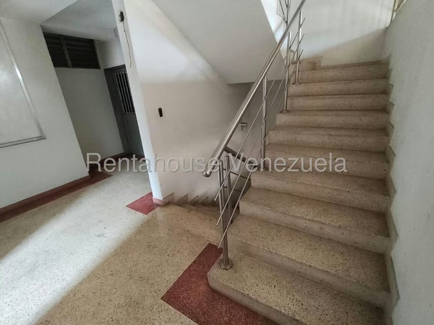 Comercial (Edificio) en Alquiler en La Florida, Distrito Metropolitano - 25