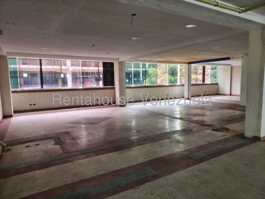 Comercial (Edificio) en Alquiler en La Florida, Distrito Metropolitano - 26