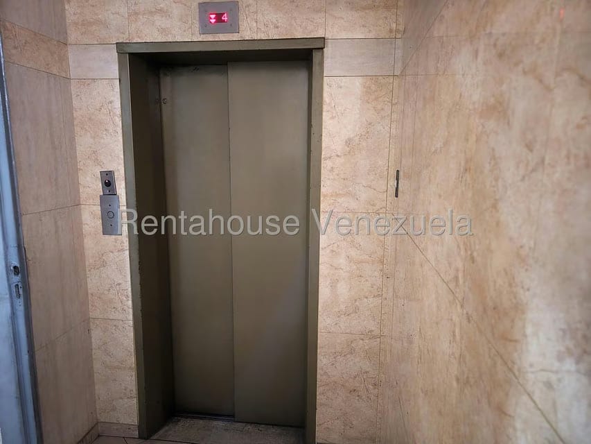 Comercial (Edificio) en Alquiler en La Florida, Distrito Metropolitano - 27