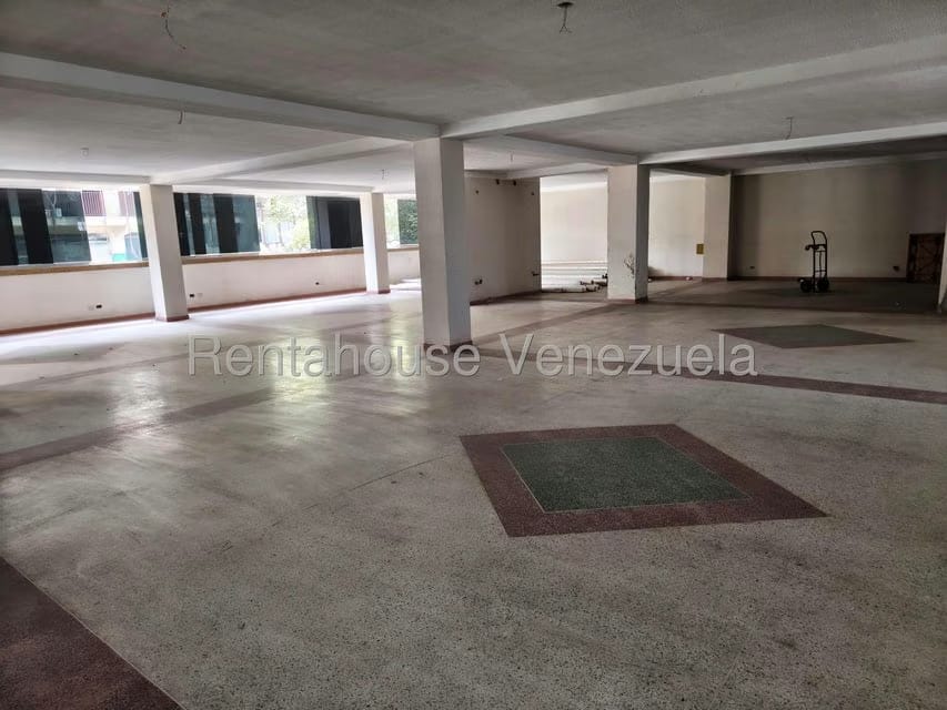Comercial (Edificio) en Alquiler en La Florida, Distrito Metropolitano - 28