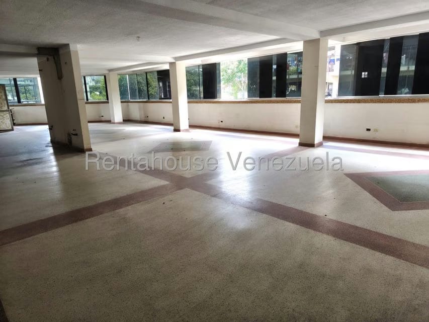 Comercial (Edificio) en Alquiler en La Florida, Distrito Metropolitano - 30