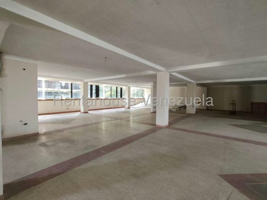 Comercial (Edificio) en Alquiler en La Florida, Distrito Metropolitano - 31