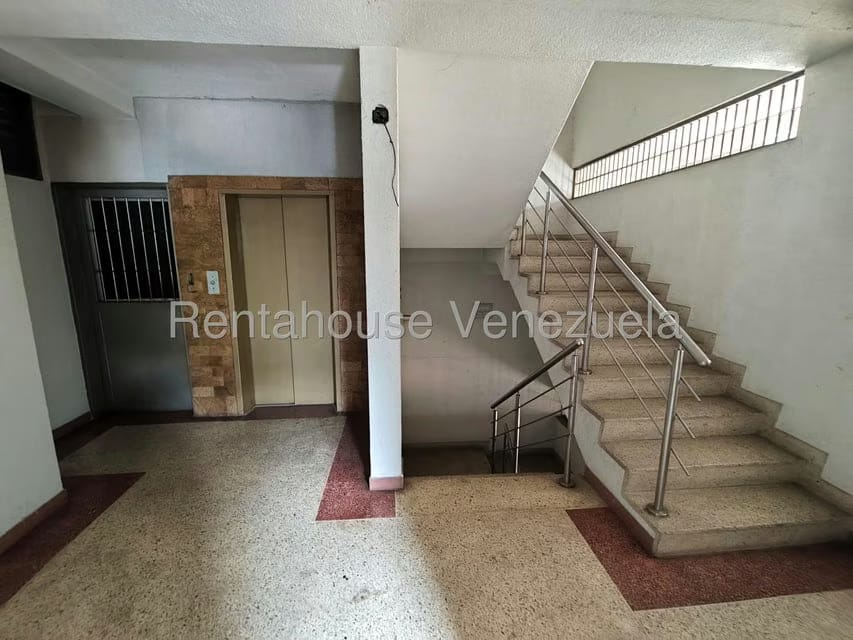 Comercial (Edificio) en Alquiler en La Florida, Distrito Metropolitano - 35