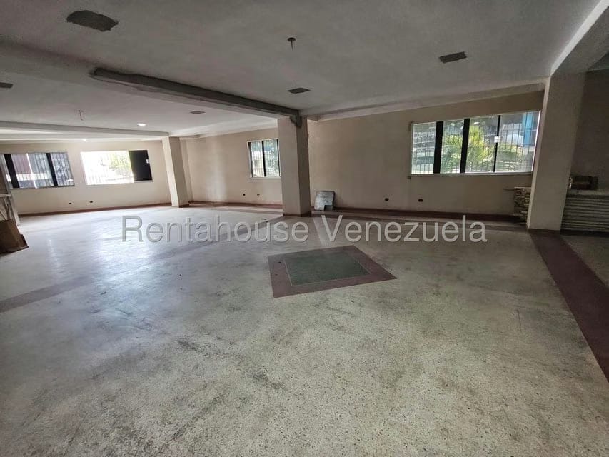 Comercial (Edificio) en Alquiler en La Florida, Distrito Metropolitano - 36