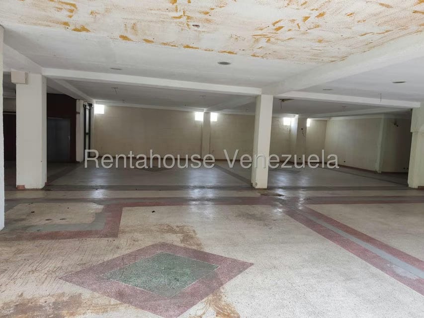 Comercial (Edificio) en Alquiler en La Florida, Distrito Metropolitano - 40