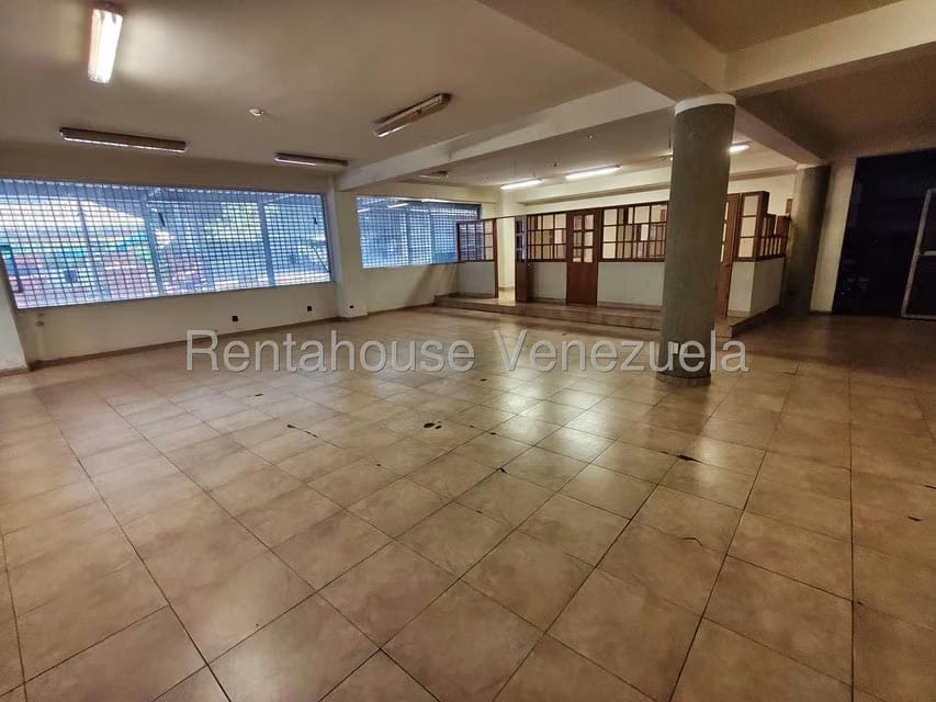 Comercial (Edificio) en Alquiler en La Florida, Distrito Metropolitano - 8