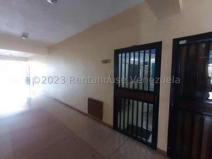 Comercial (Oficina) en Alquiler en Andres Bello, Aragua - 6