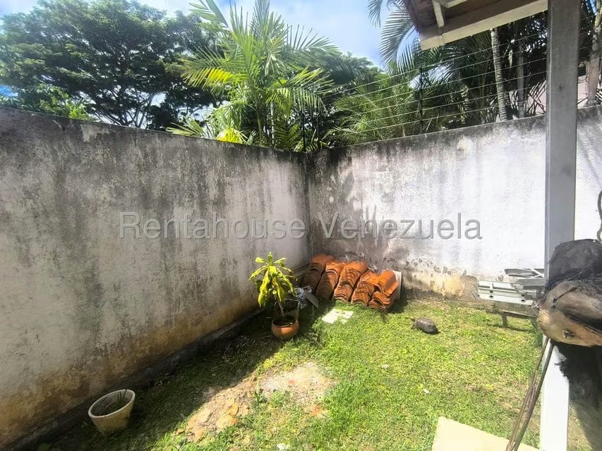 Casa (Duplex) en Venta en La Josefina II, Carabobo - 24