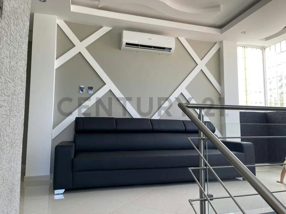Casa con acabados modernos y lujosos con buen acceso en Cumana - 13