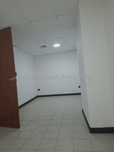 Comercial (Oficina) en Alquiler en Parroquia Catedral, Distrito Metropolitano - 12