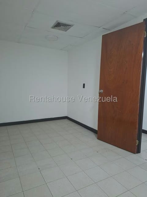 Comercial (Oficina) en Alquiler en Parroquia Catedral, Distrito Metropolitano - 14