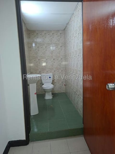 Comercial (Oficina) en Alquiler en Parroquia Catedral, Distrito Metropolitano - 16