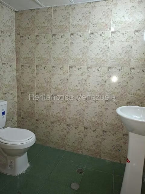 Comercial (Oficina) en Alquiler en Parroquia Catedral, Distrito Metropolitano - 17