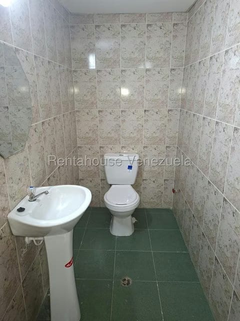 Comercial (Oficina) en Alquiler en Parroquia Catedral, Distrito Metropolitano - 18