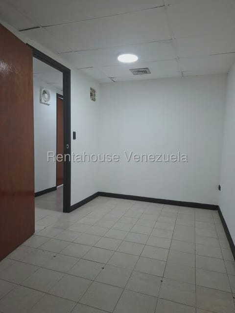 Comercial (Oficina) en Alquiler en Parroquia Catedral, Distrito Metropolitano - 6