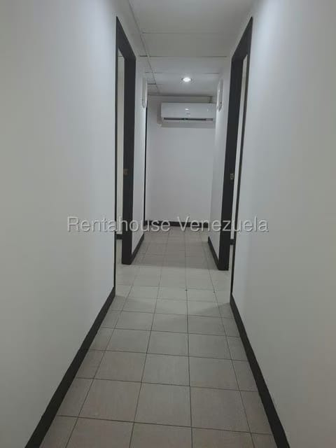 Comercial (Oficina) en Alquiler en Parroquia Catedral, Distrito Metropolitano - 7
