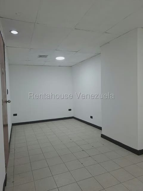 Comercial (Oficina) en Alquiler en Parroquia Catedral, Distrito Metropolitano - 9