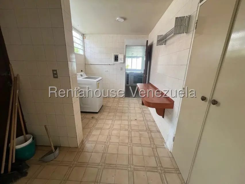 Casa (Multipes Niveles) en Alquiler en Macaracuay, Distrito Metropolitano - 12