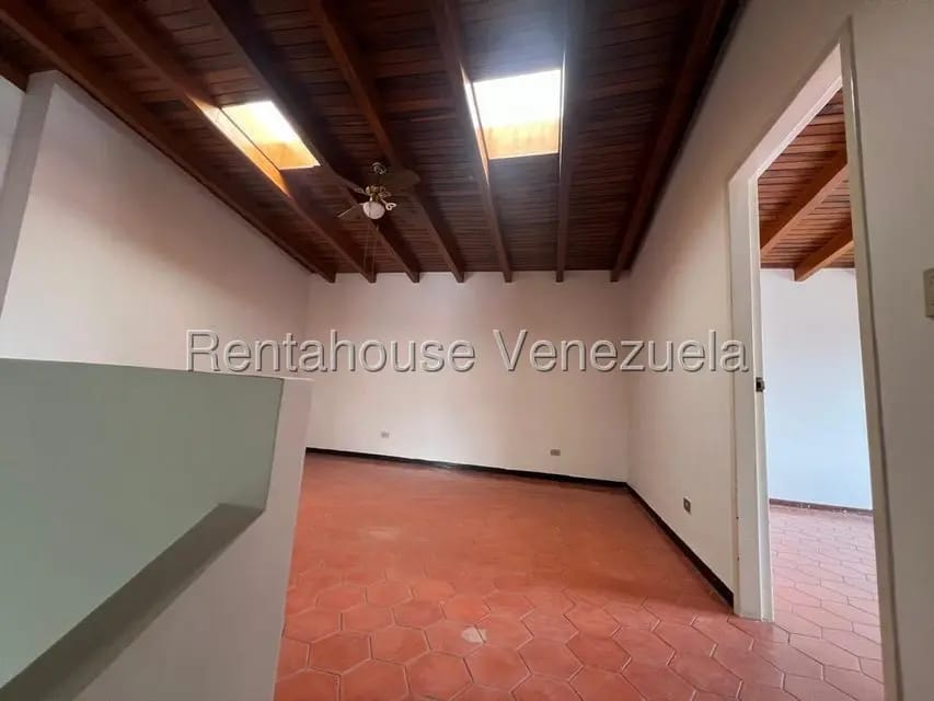 Casa (Multipes Niveles) en Alquiler en Macaracuay, Distrito Metropolitano - 18