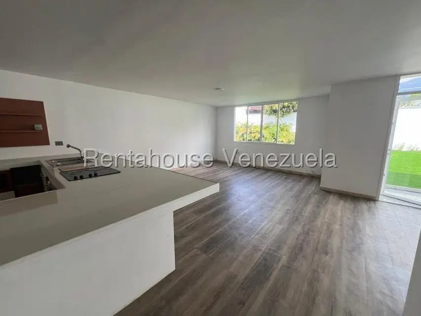 Casa (Multipes Niveles) en Alquiler en Macaracuay, Distrito Metropolitano - 3