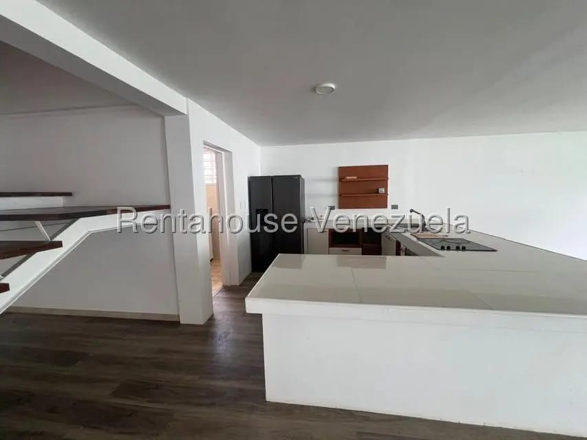 Casa (Multipes Niveles) en Alquiler en Macaracuay, Distrito Metropolitano - 4