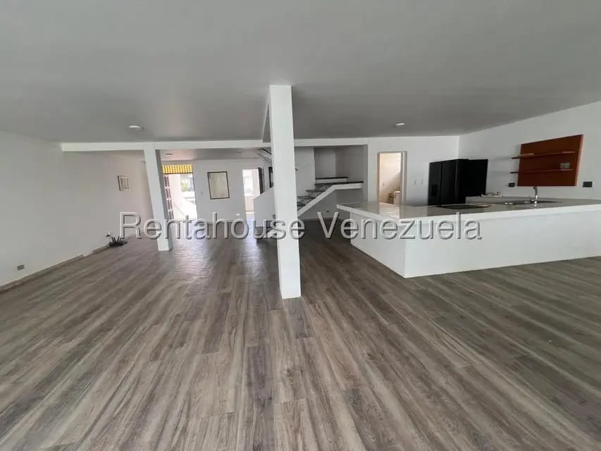 Casa (Multipes Niveles) en Alquiler en Macaracuay, Distrito Metropolitano - 5