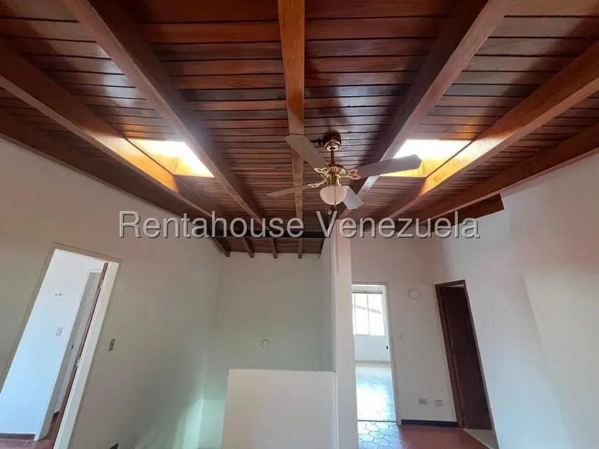 Casa (Multipes Niveles) en Alquiler en Macaracuay, Distrito Metropolitano - 7