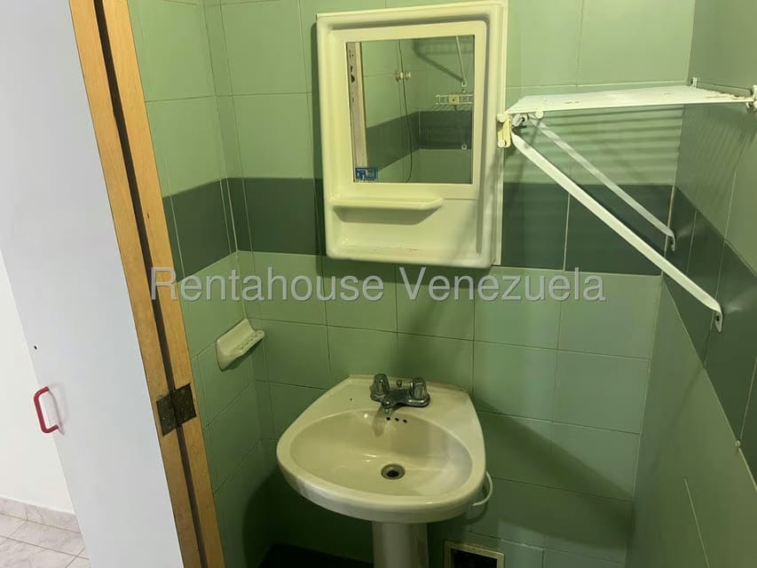 Comercial (Local Comercial) en Alquiler en Las Quintas, Carabobo - 11