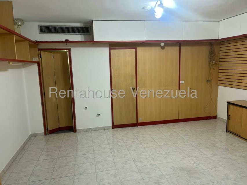 Comercial (Local Comercial) en Alquiler en Las Quintas, Carabobo - 13