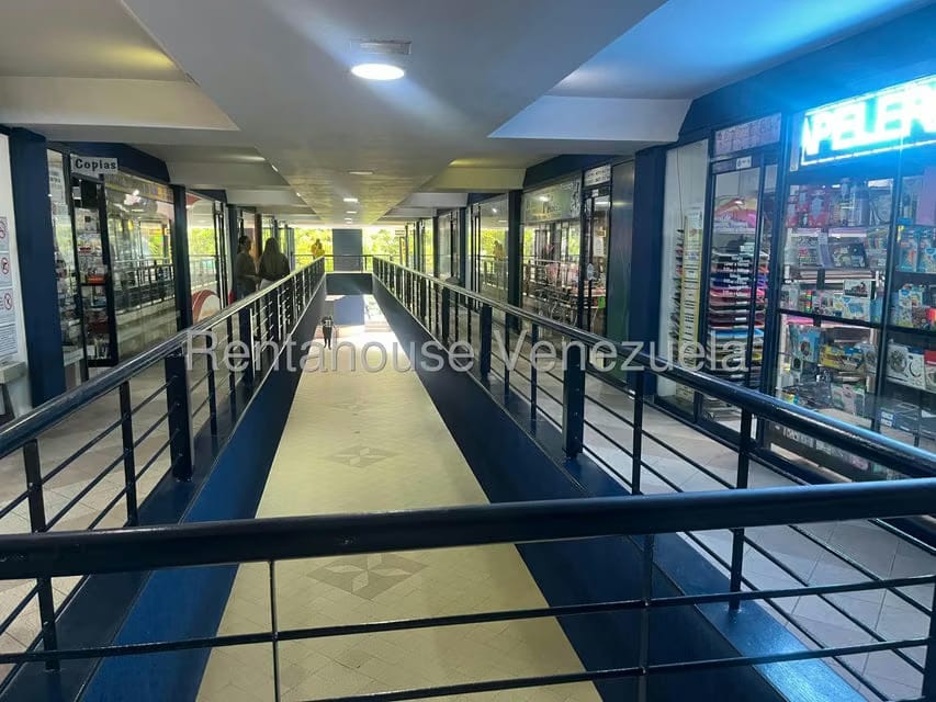 Comercial (Local Comercial) en Alquiler en Las Quintas, Carabobo - 14